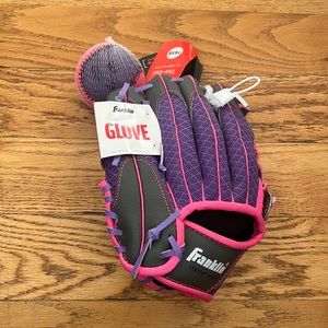 Franklin Girl Right Handed 9.5” Glove NWT